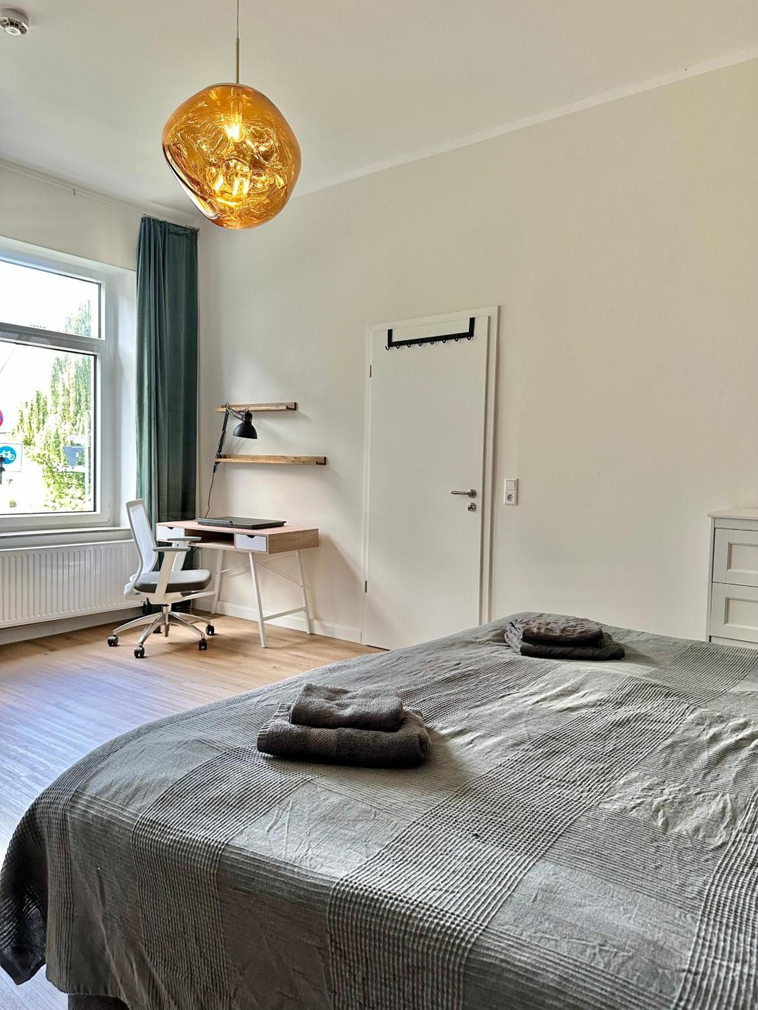 Komfortable Wohnung mit Balkon beim EV mit Parkplatz und Thermomix Oldenburg Exterior foto